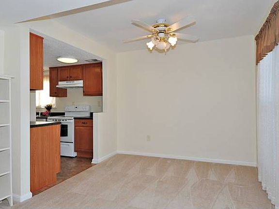 3rd image of 1 Compass Cir Unit 1