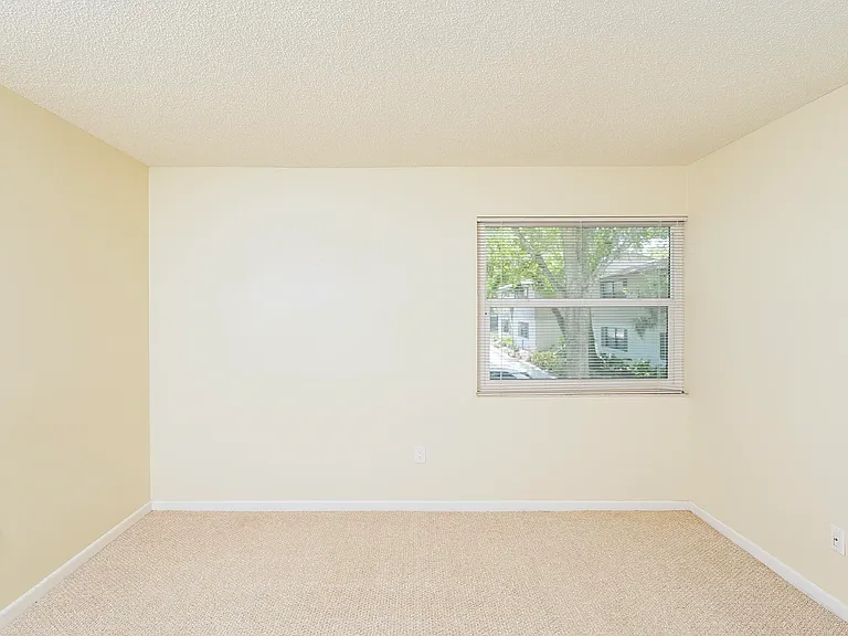 22 Veronese Ct — Photo 33