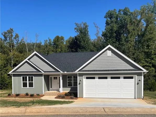 2123 Waterford Pointe Rd, Lexington, NC 27292