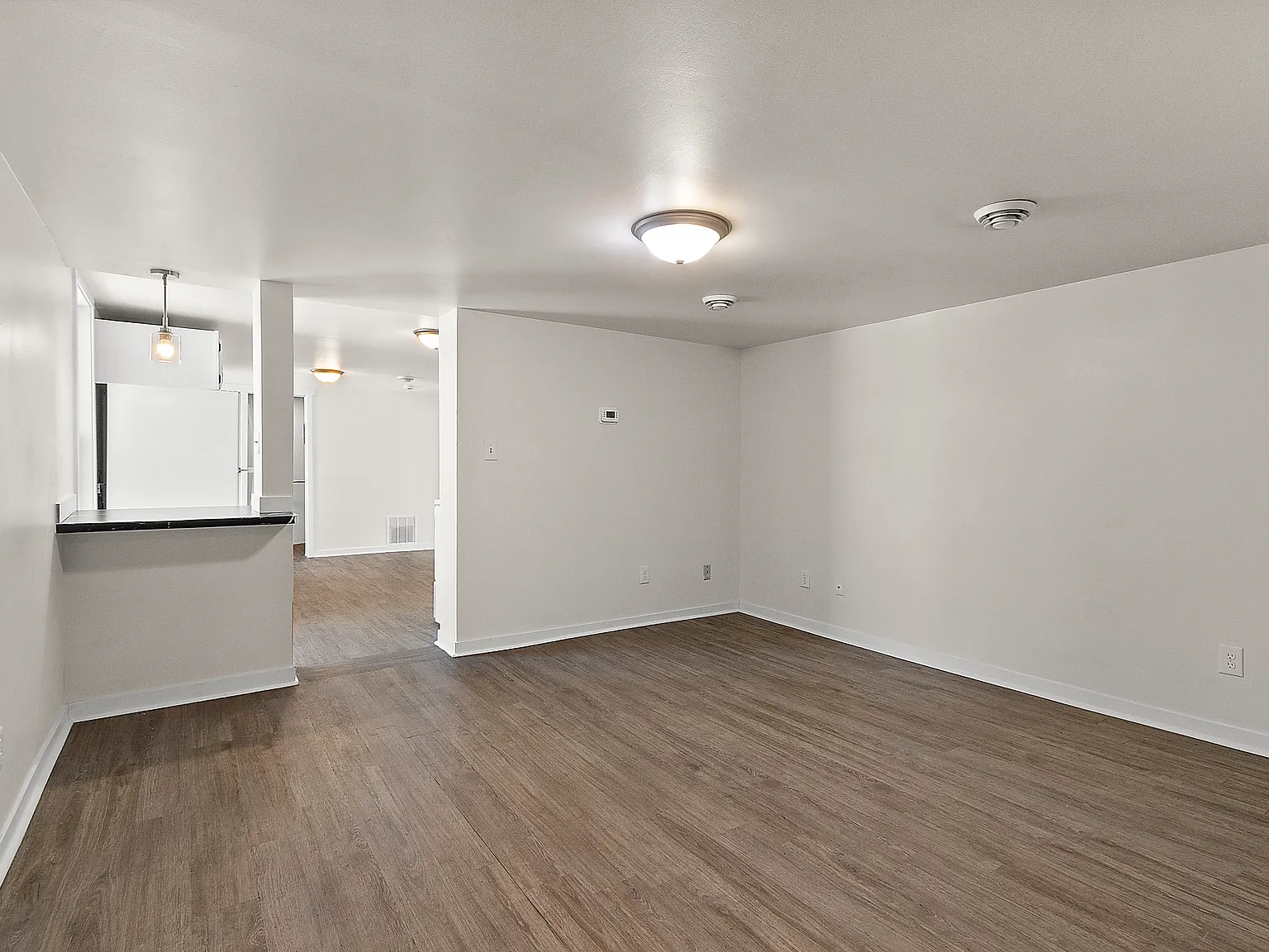 144 S Main St — Photo 4