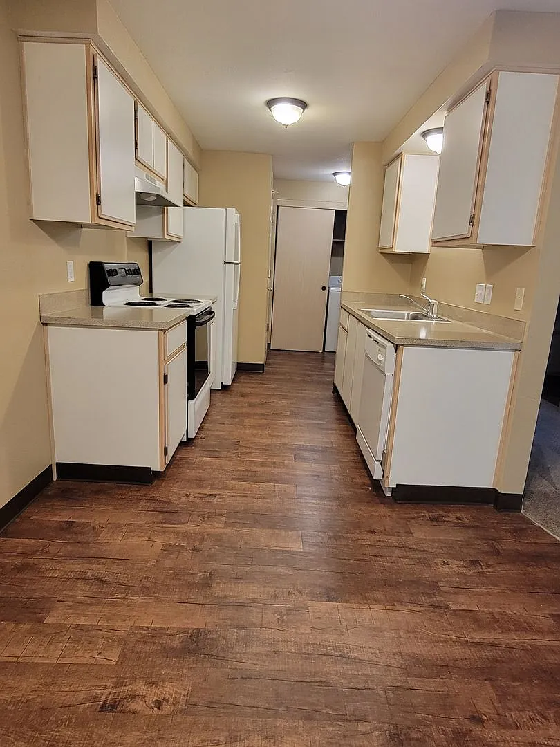 South Vista Apartments — Photo 4