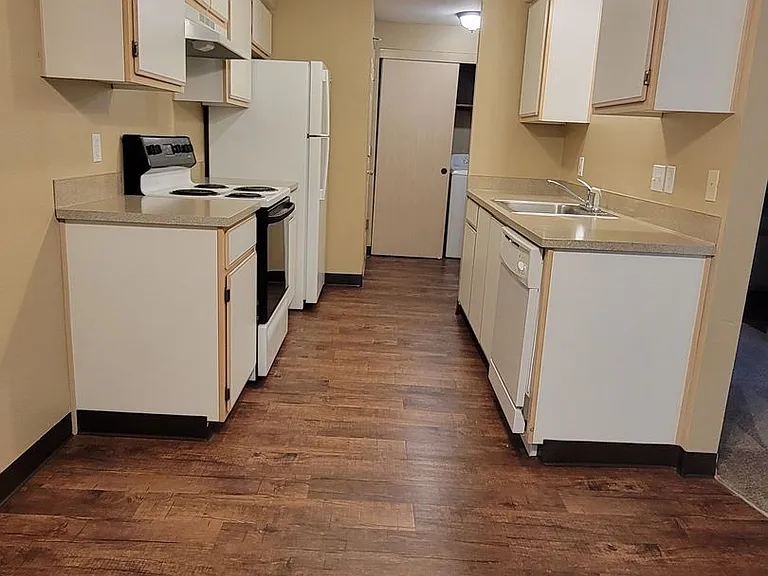 South Vista Apartments — Photo 4