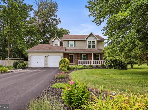 127 Hershey Cir, Stewartstown, PA 17363