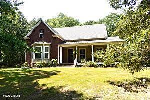 1st image of 715 Roundtree Ln