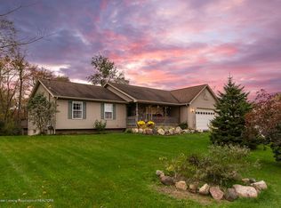 10405 Pollard Rd, Haslett, MI 48840