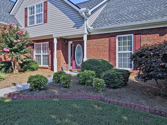 3rd image of 945 Chapel Hill Dr