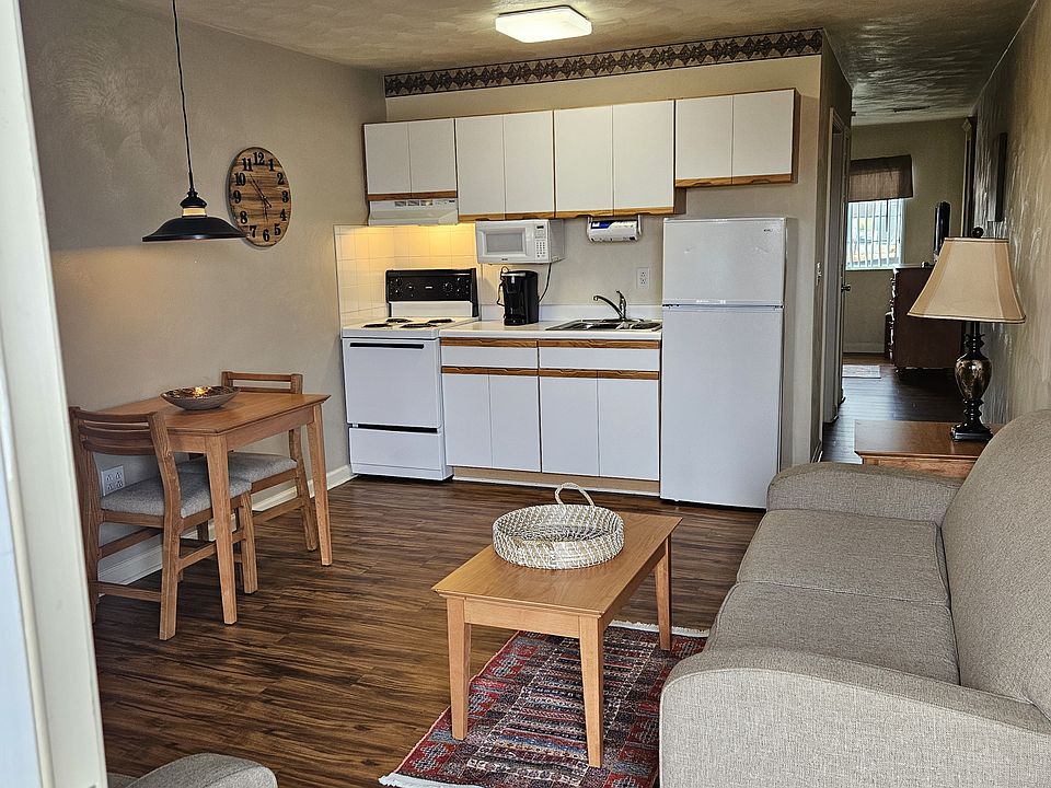 Fully furnished kitchen