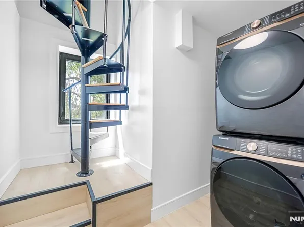 114 Pine Street image 30 of 35