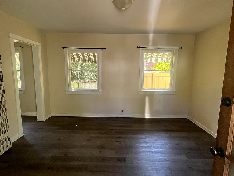 172 Garfield Ave — Photo 10