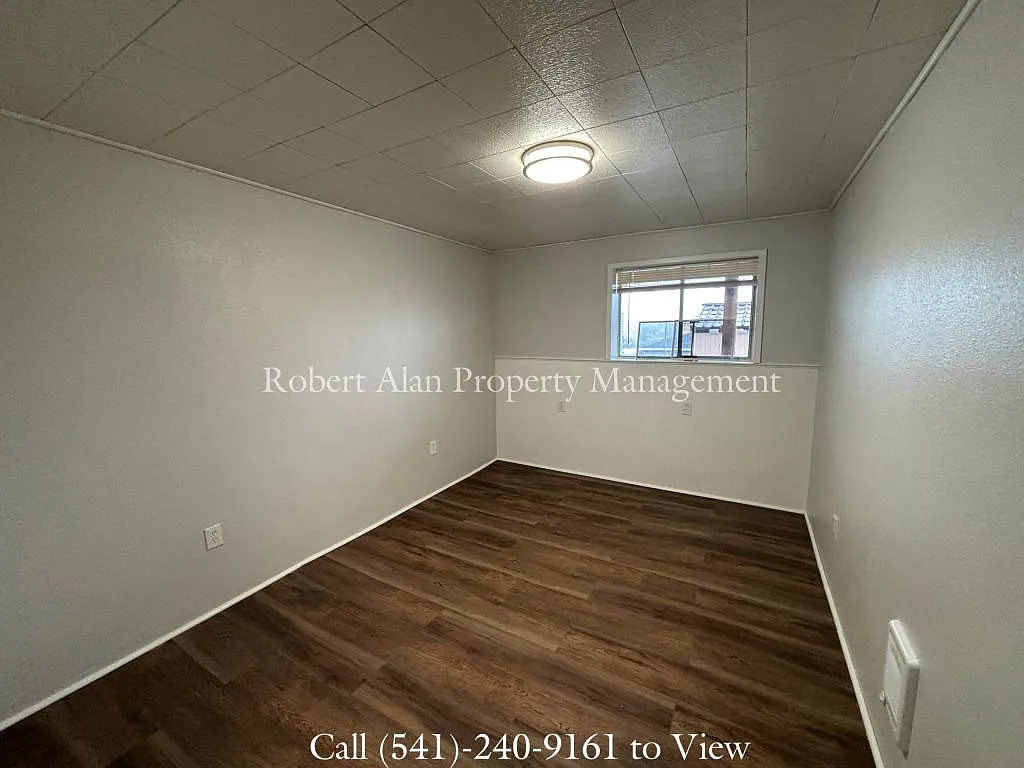 Building Photo - 824 SW 7th St #C