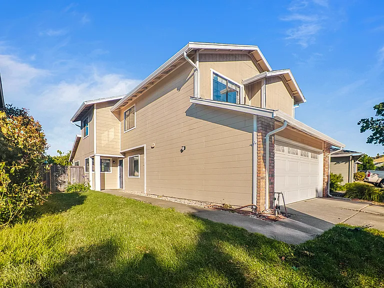 Azores Cir — Photo 3