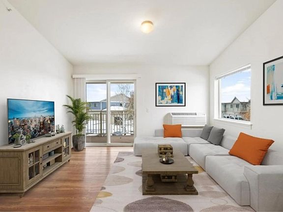 4th image of 920 Malibu Way #4305-009