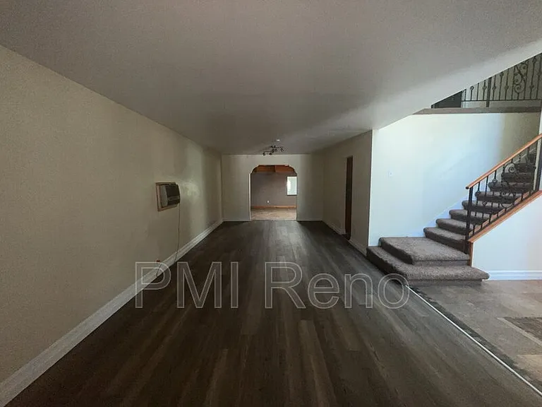 2856 Waterfield Dr — Photo 2