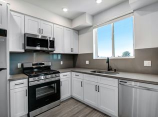 Vanowen48, North Hollywood, CA 91605