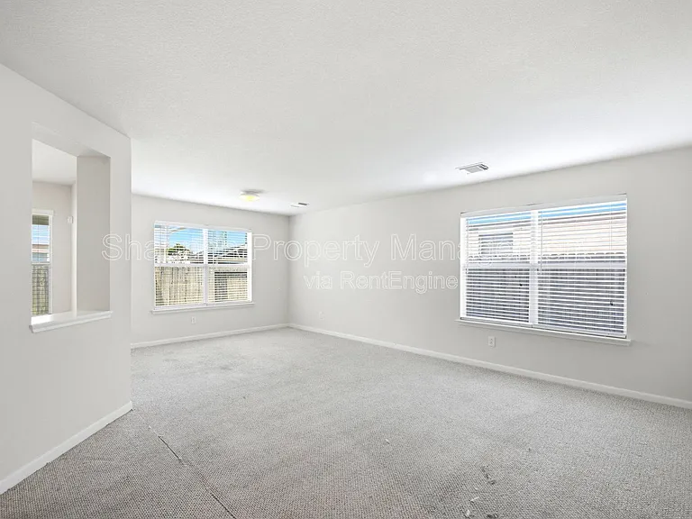 526 Remington Lodge Ct — Photo 12