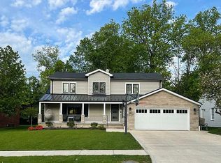 2507 Claver Rd, University Heights, OH 44118
