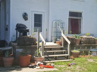 605 N Depot St, Altona, IL 61414