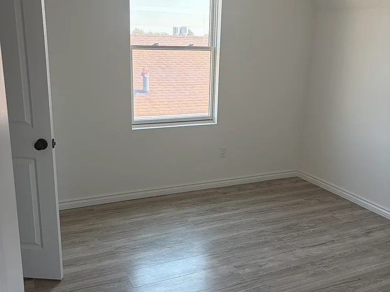 1536 Bath Ave #3 — Photo 9
