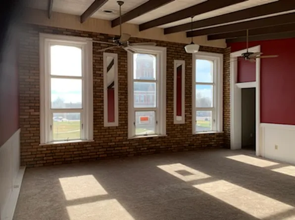 103 1/2 W Main St, Lyons, KS 67554