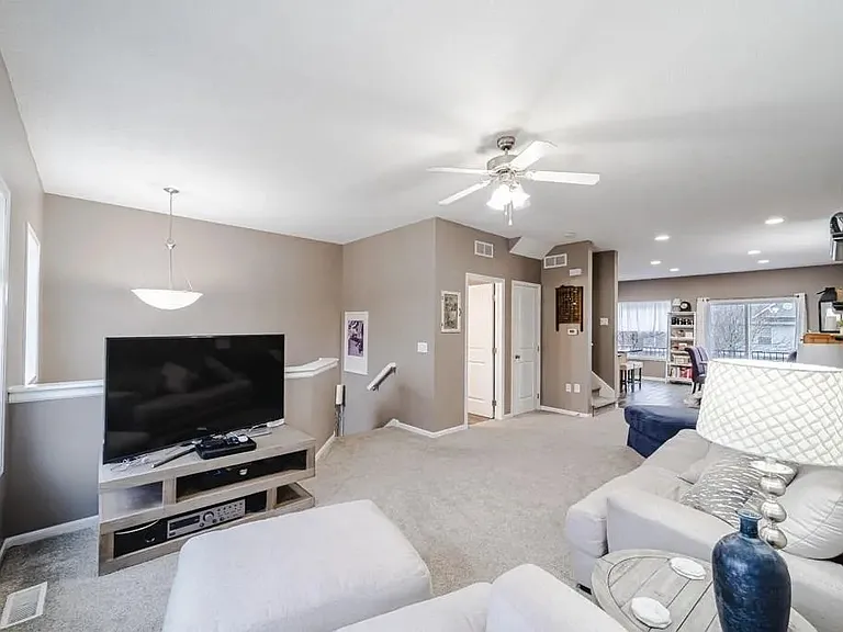 6871 Jack London Dr — Photo 4