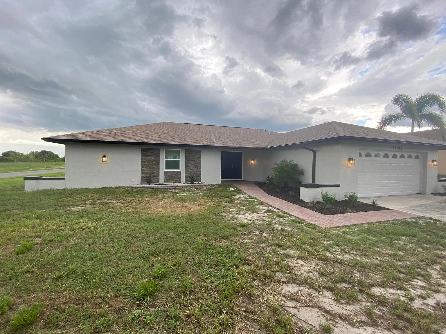 4 bed, 2108 sqft, $2,450 — Photo 3