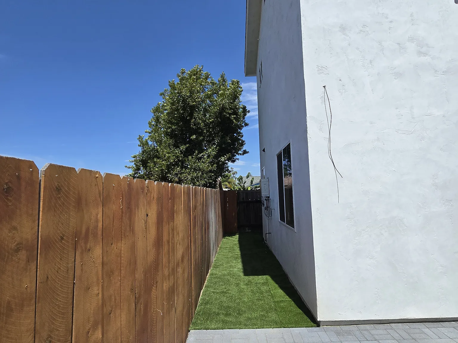 3 bed, 1200 sqft, $3,700 — Photo 2