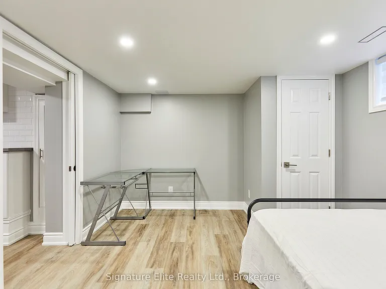 100A Kitchener Rd #LOWER — Photo 11