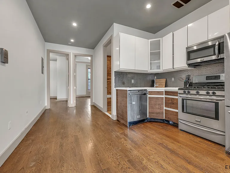 629 Willoughby Ave #2B — Photo 12