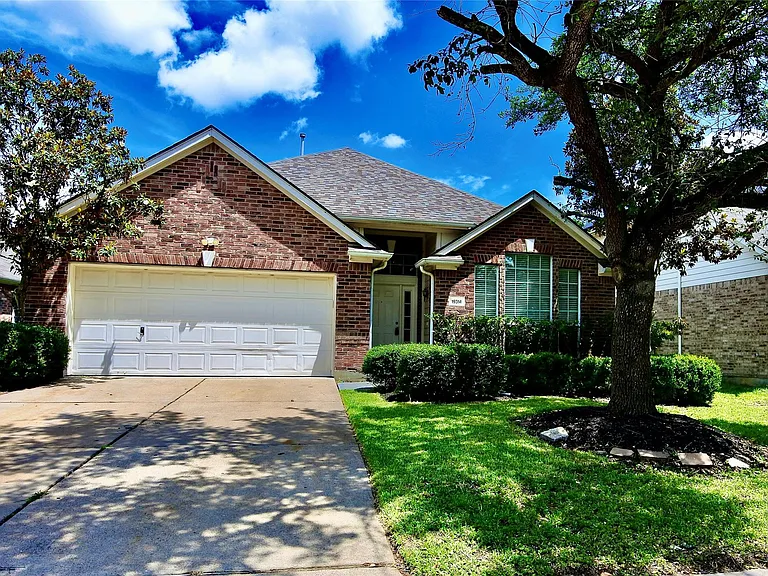 19314 Chislestone Ln — Photo 1