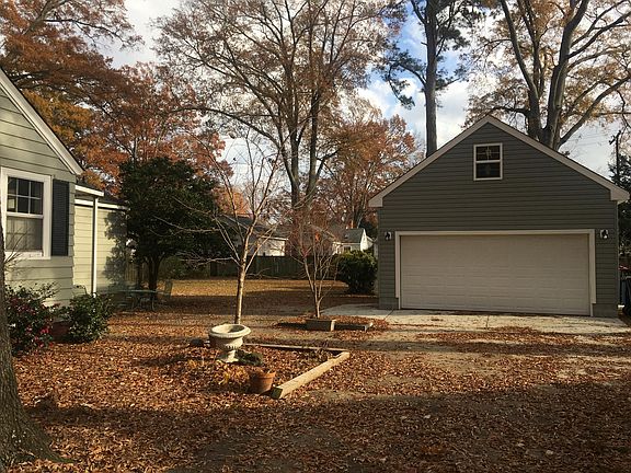 2-car Garage built in 2018.