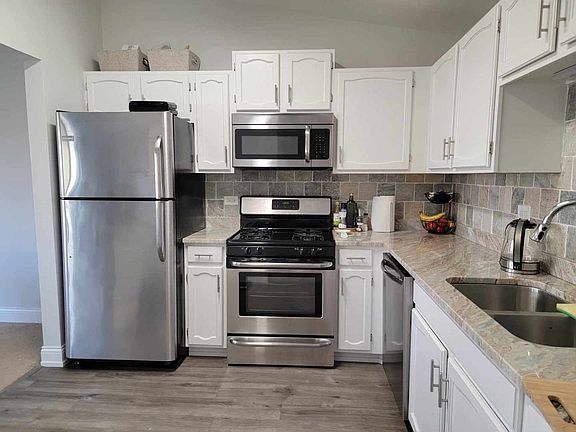 2nd image of 890 Cross Creek Dr #Bb2