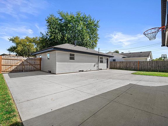 2nd image of 1652 19th AVENUE
