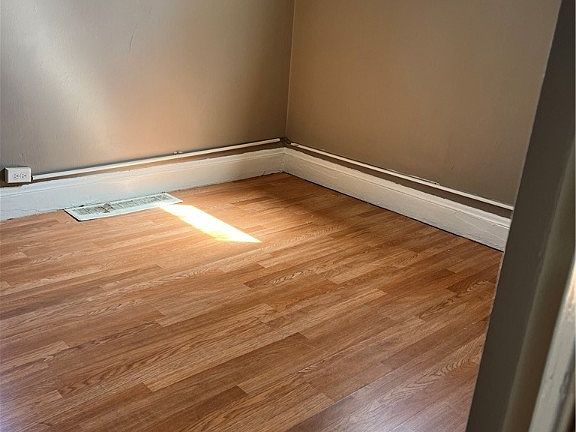 3rd image of 10414 Prince Ave