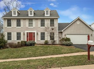 321 W Manor Dr, Chesterfield, MO