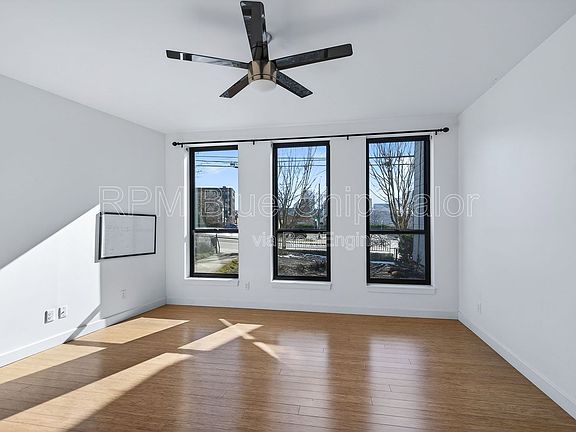 4th image of 432 Liberty Hl #A