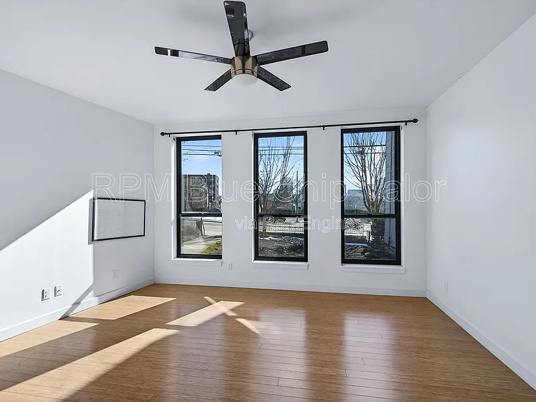 432 Liberty Hl #A — Photo 4