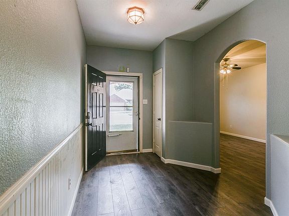 5th image of 312 W Creek Dr