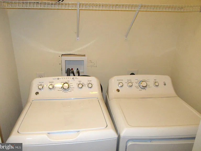 524 Jacobsen Dr — Photo 10