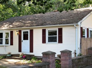 7 Plainfield St, Seekonk, MA 02771
