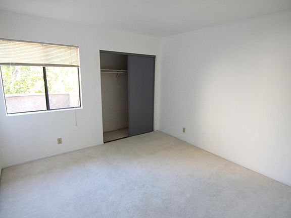 5th image of 102 Jeranios Ct