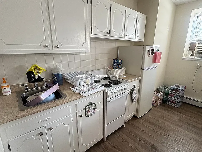 160 N Beacon St #2A — Photo 3