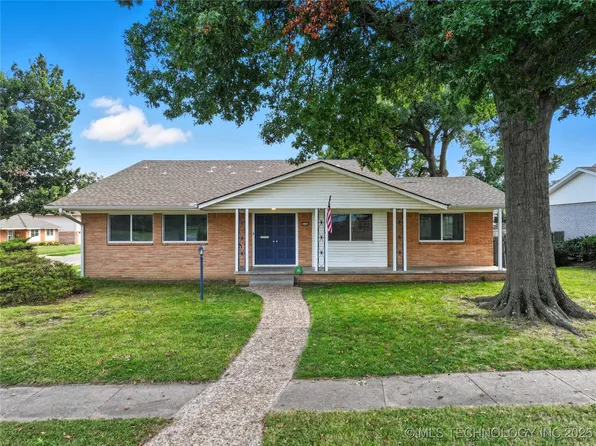 2131 S Erie Pl, Tulsa, OK 74114