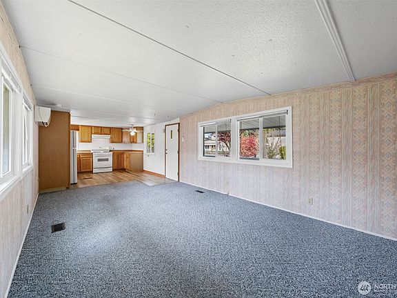5th image of 930 Trosper Road SW #33