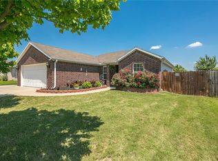 905 SW Crystal St, Bentonville, AR 72712