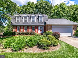 2692 Glencroft Rd, Vienna, VA 22181