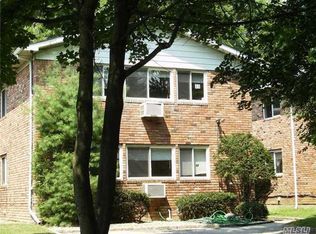 51 Dunes Ln, Port Washington, NY 11050