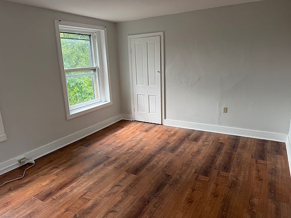 4th image of 31 E 2nd St #3