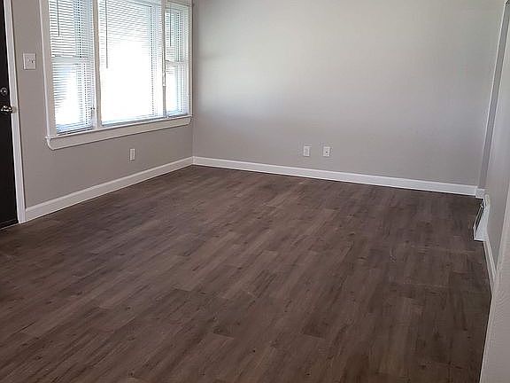4th image of 4449 Boswell Ave