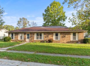 100 McIntyre Dr, Auburn, IN 46706
