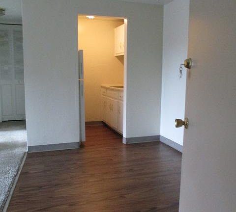2nd image of 4820 Henry St APT 304